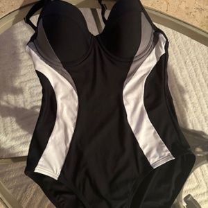 One peace women’s swimsuit